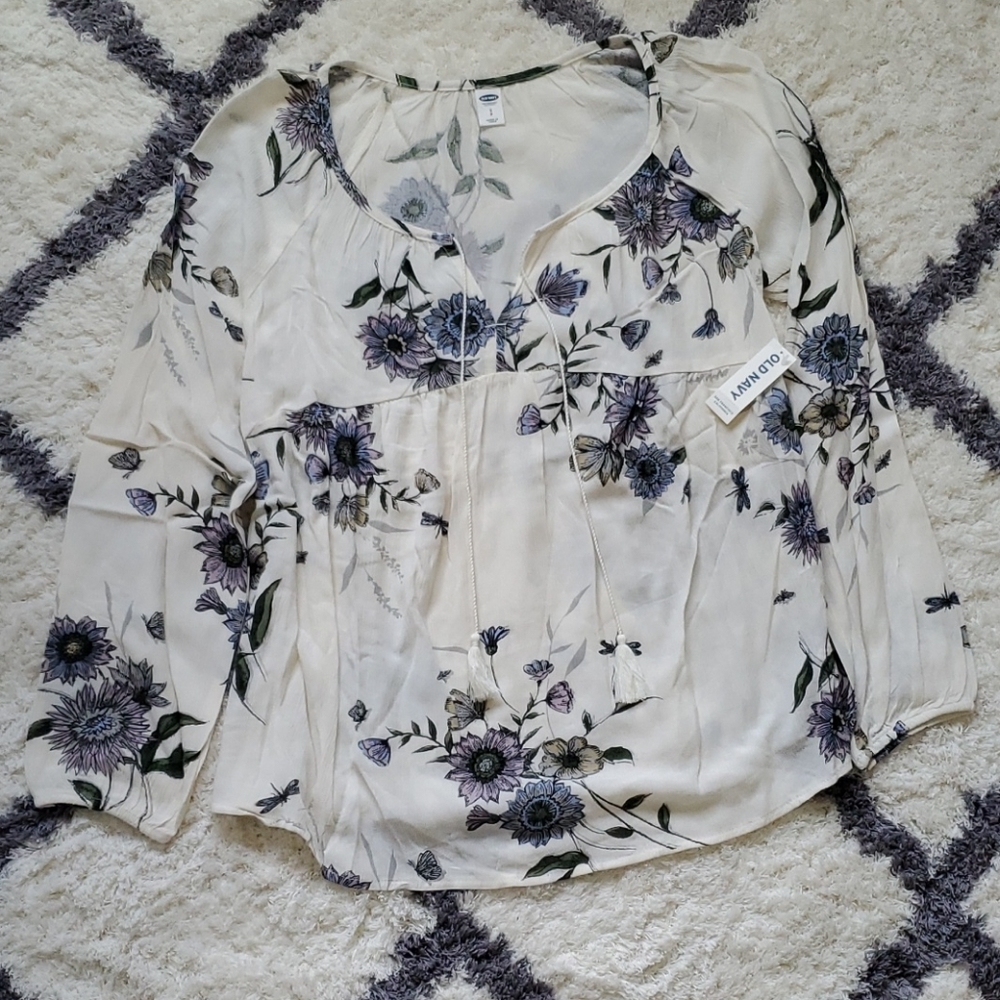 Old Navy tie front long sleeve with floral pattern